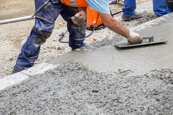 Finishing concrete repair crew in Hollywood, FL